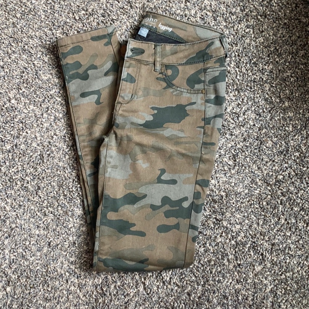 NEW YORK AND COMPANY